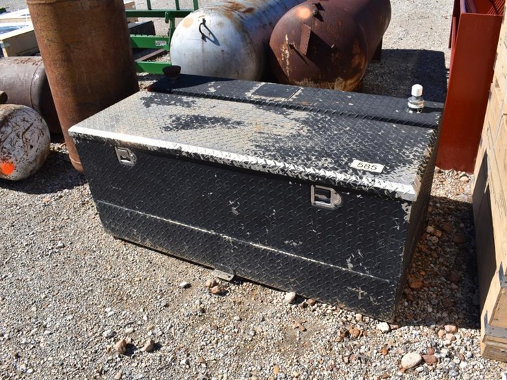 toolbox-fuel-tank-combo-image-1