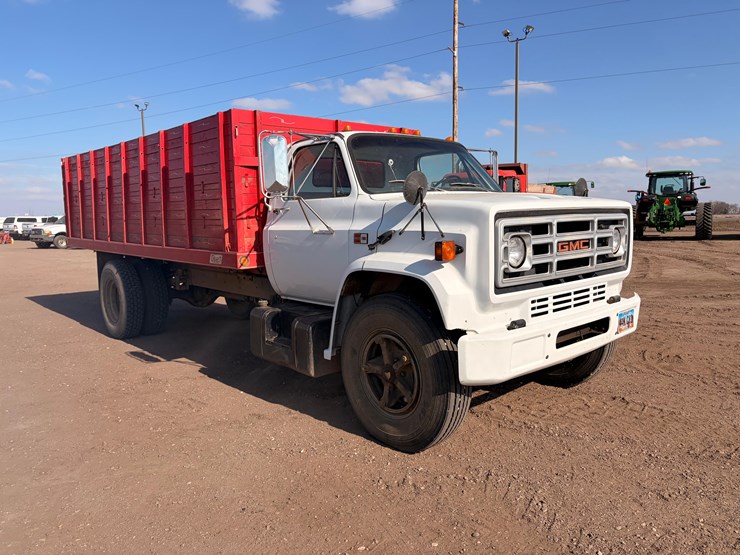 1987-gmc-7000-image-2