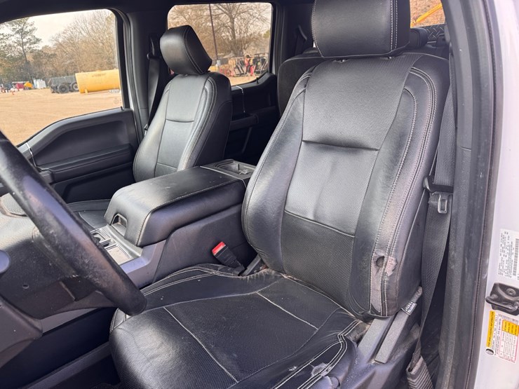 ford-f150-xlt-image-12