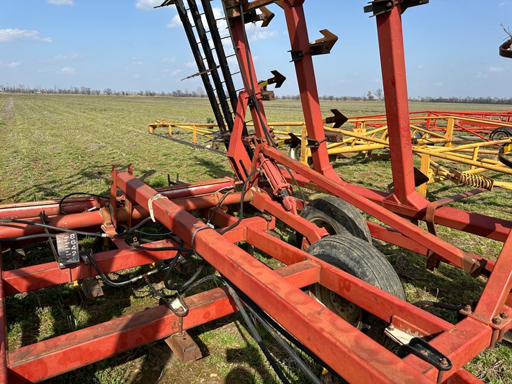 case-ih-4300-image-44