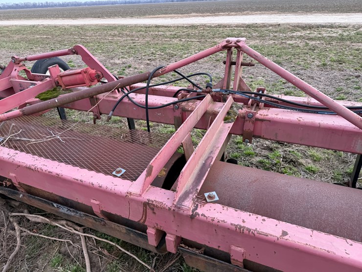 #38713-•-w&a-1726-8-row-38"-bedder-roller-image-19