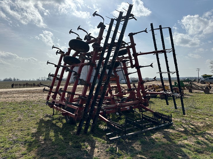 case-ih-4300-image-4