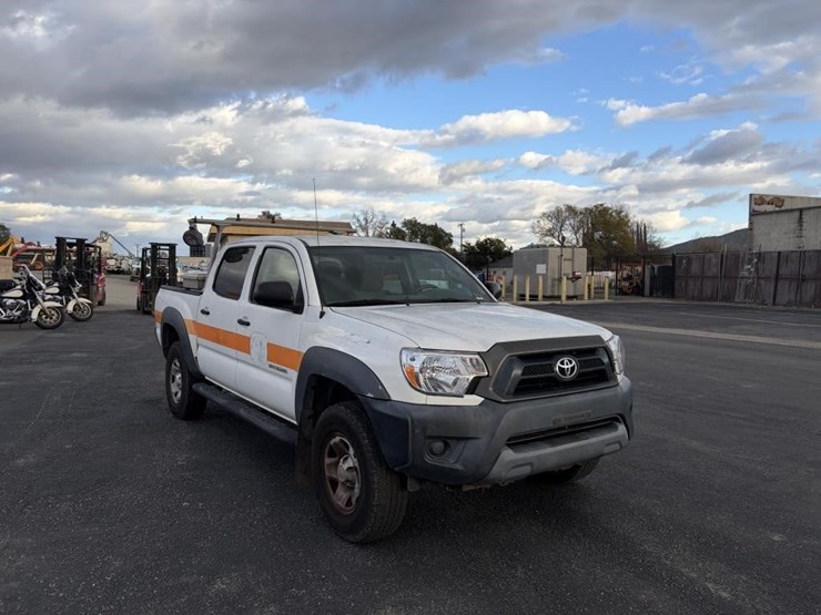 2013-toyota-tacoma-image-2