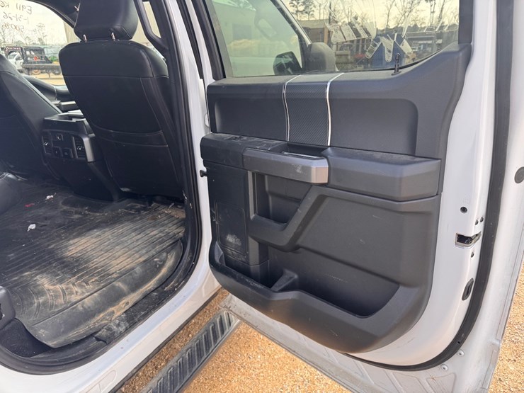 ford-f150-xlt-image-13