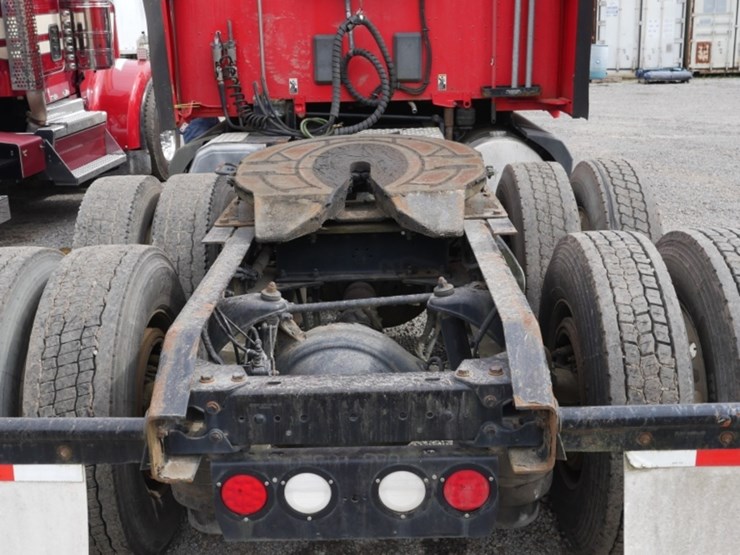 2016-kenworth-t680-image-11