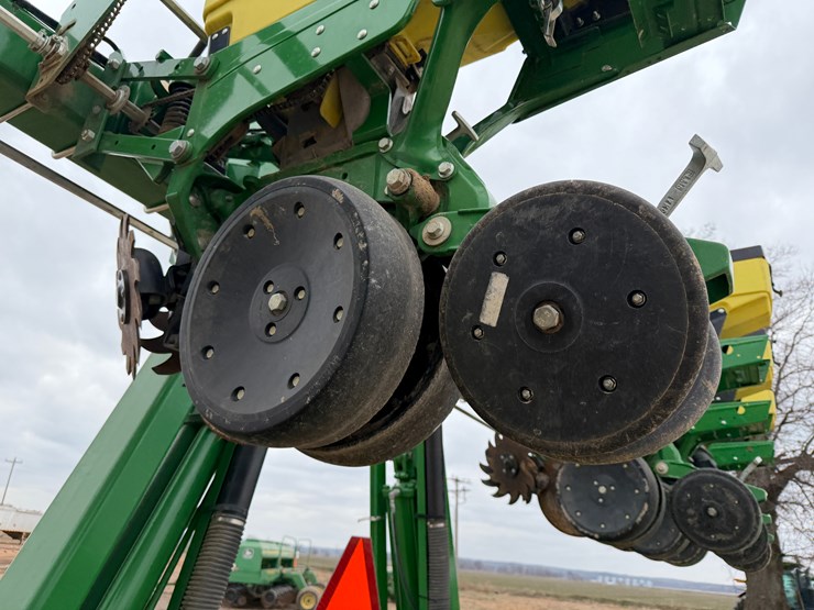 john-deere-1725-image-48