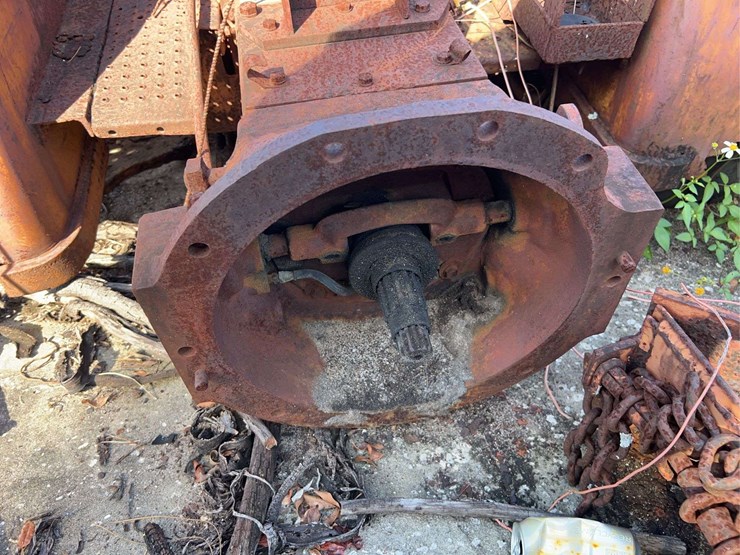 minneapolis-moline-orchard-transmission-and-rear-end-image-21