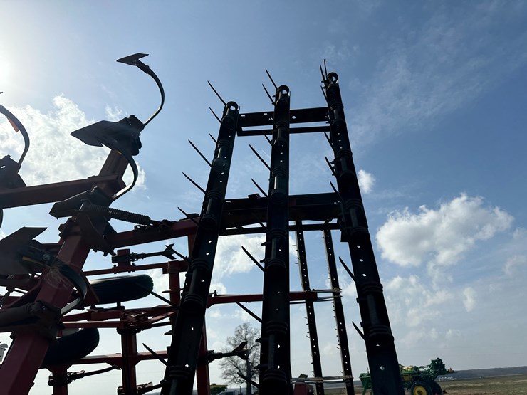 case-ih-4300-image-25