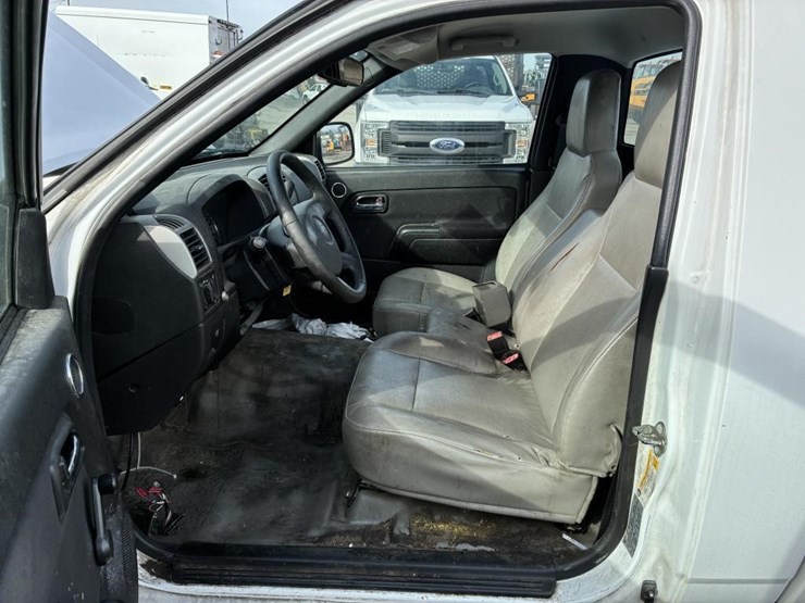 2011-chevrolet-colorado-image-10