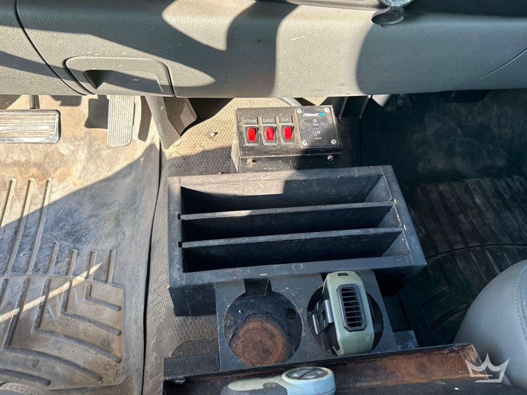 2013-chevrolet-silverado-3500hd-image-18