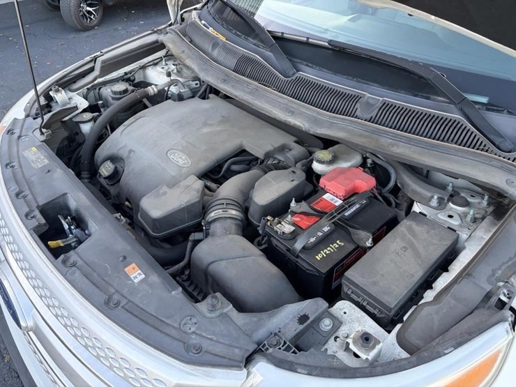 2011-ford-explorer-xlt-image-6