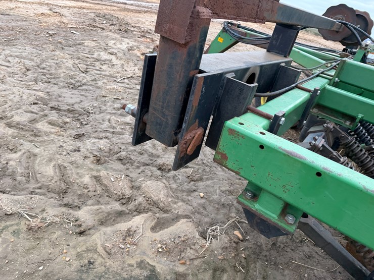 john-deere-1560-image-25