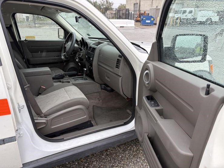 2008-dodge-nitro-image-9