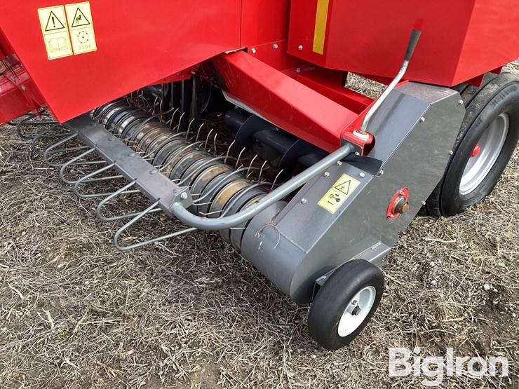 2016-massey-ferguson-1840-image-10