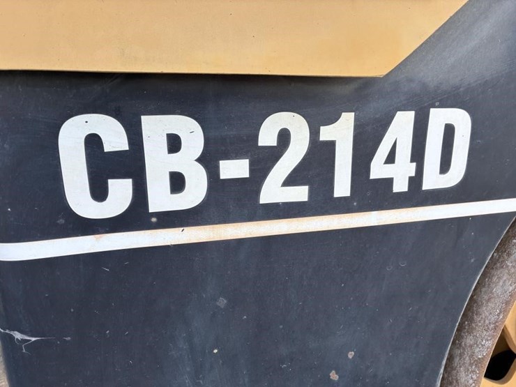 2016-caterpillar-cb-214d-image-14