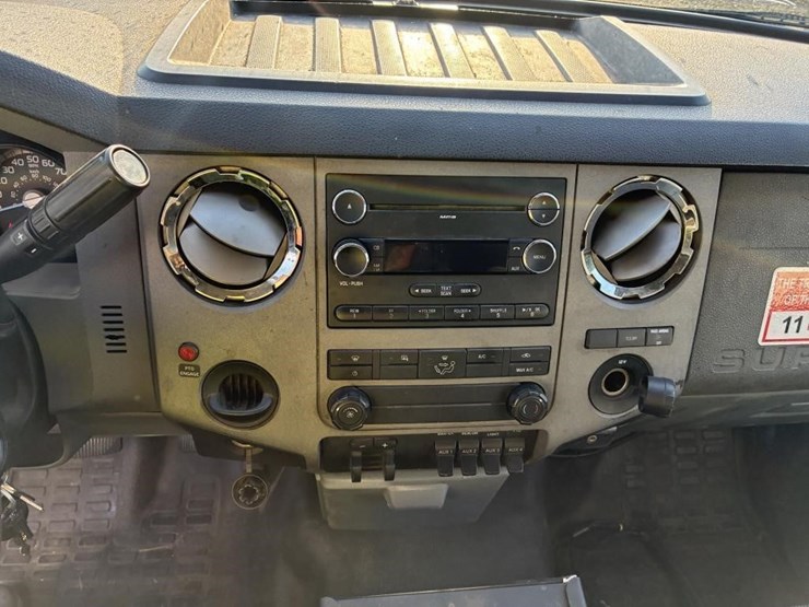 2011-ford-f550-image-12