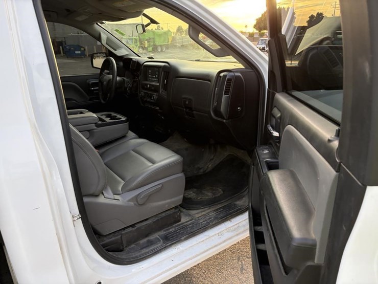 2016-chevrolet-silverado-2500-image-9