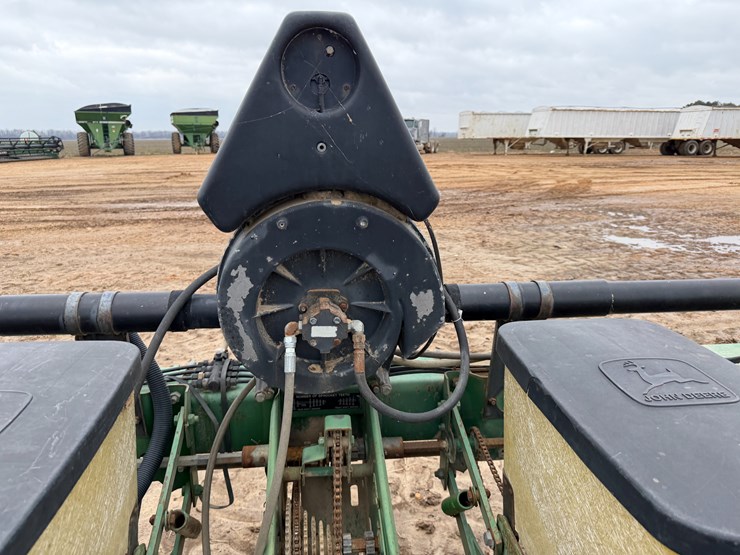 john-deere-7300-image-22