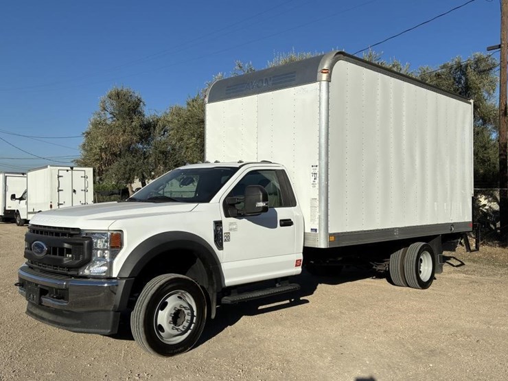 2022-ford-f450-xl-image-1