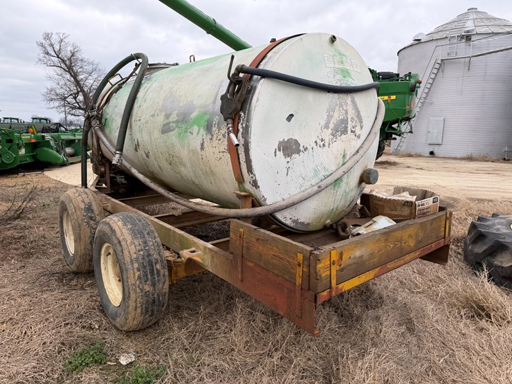 #38675-•-~950gal-t/a-fuel-trailer-image-4