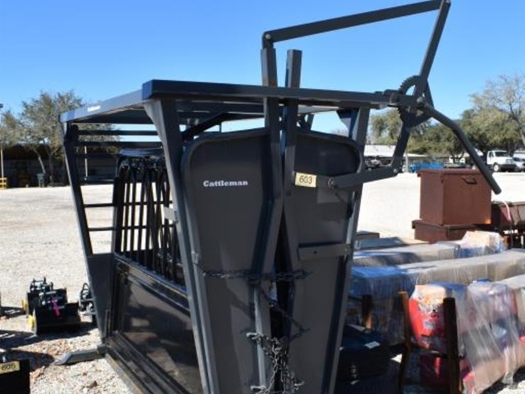 cattleman-squeeze-chute-image-2