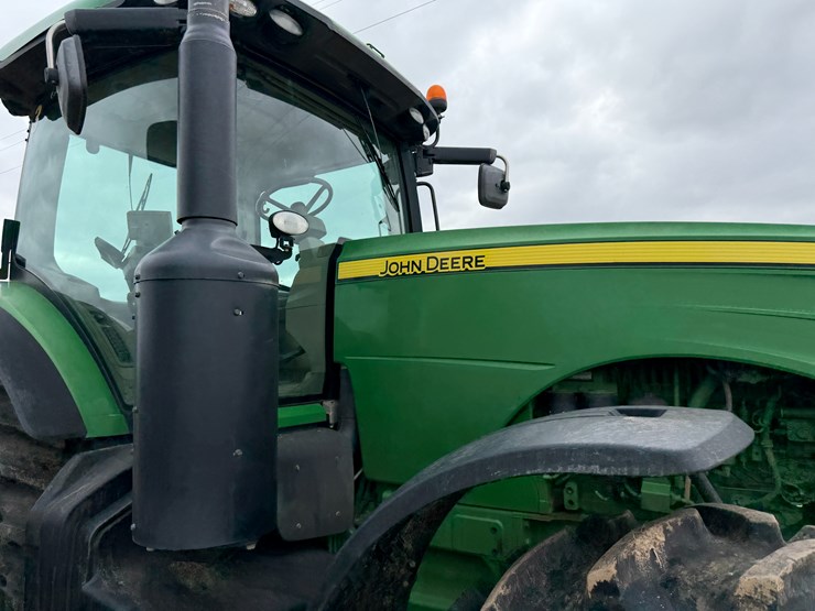 2014-john-deere-8260r-image-34