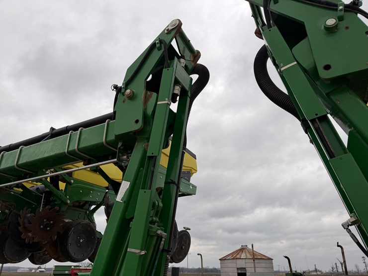 john-deere-1725-image-74