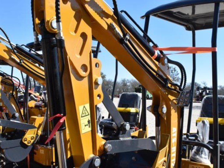 ats-rt12r-mini-excavator-(serial-#-25121601)-image-2