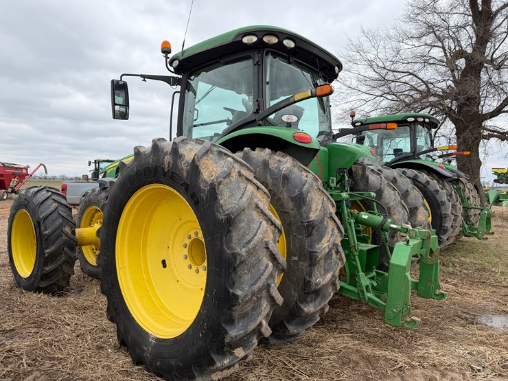 2017-john-deere-8270r-image-4
