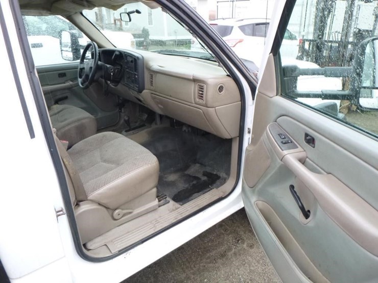 2007-chevrolet-3500-image-14