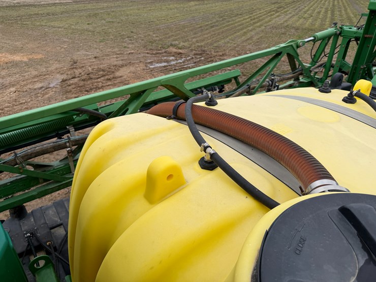 2015-john-deere-r4030-image-80