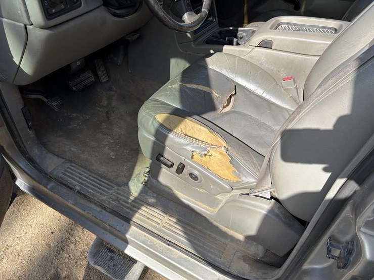 2003-chevrolet-2500-image-8