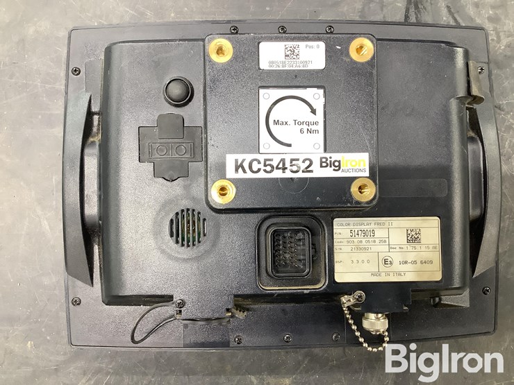 2021-case-ih-700-image-4