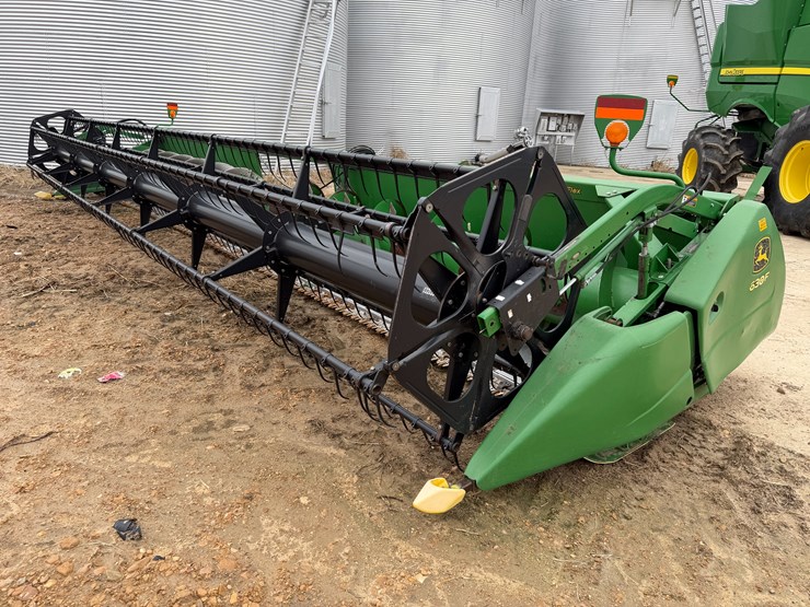 2012-john-deere-630f-image-3