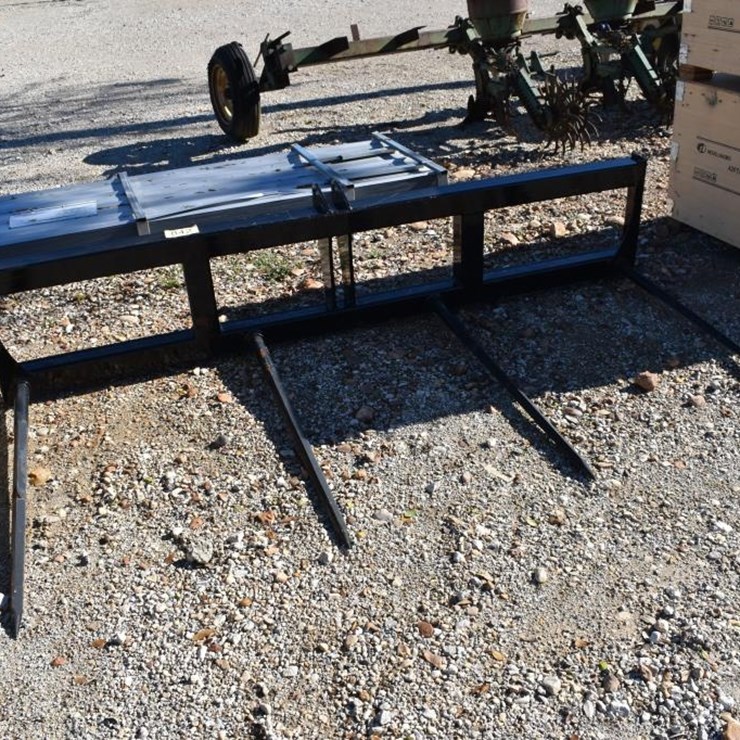 4 SPEAR HAY SPEAR 3PT