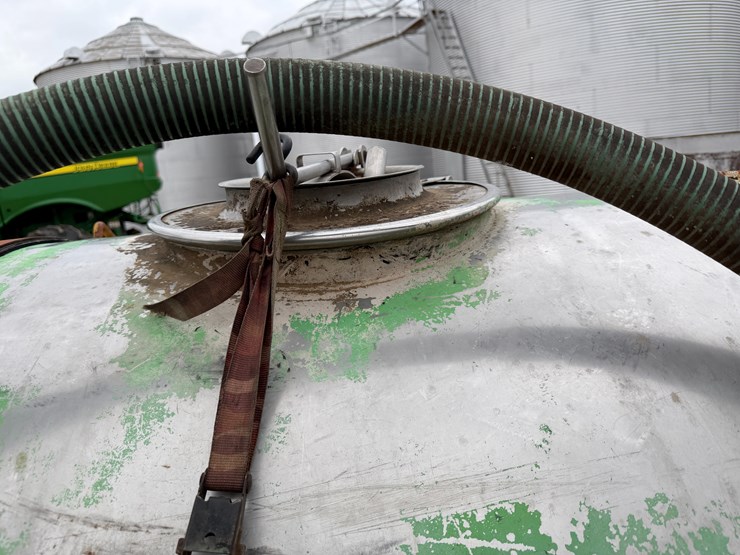 #38675-•-~950gal-t/a-fuel-trailer-image-22