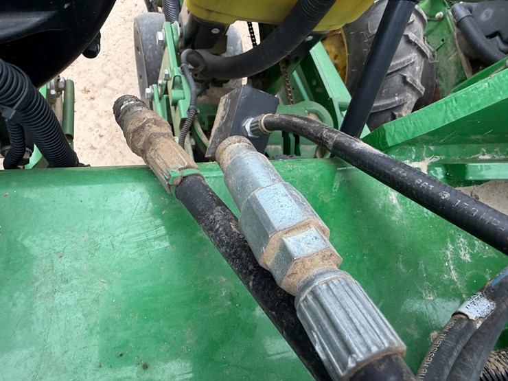 john-deere-1725-image-97