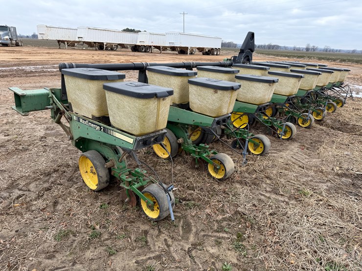 john-deere-7300-image-4