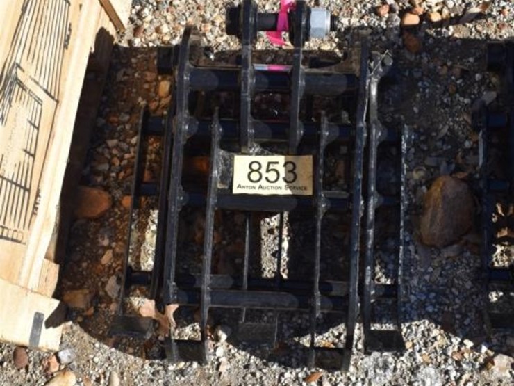 mini-excavator-grapple-image-1