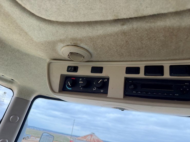 2015-john-deere-r4030-image-91