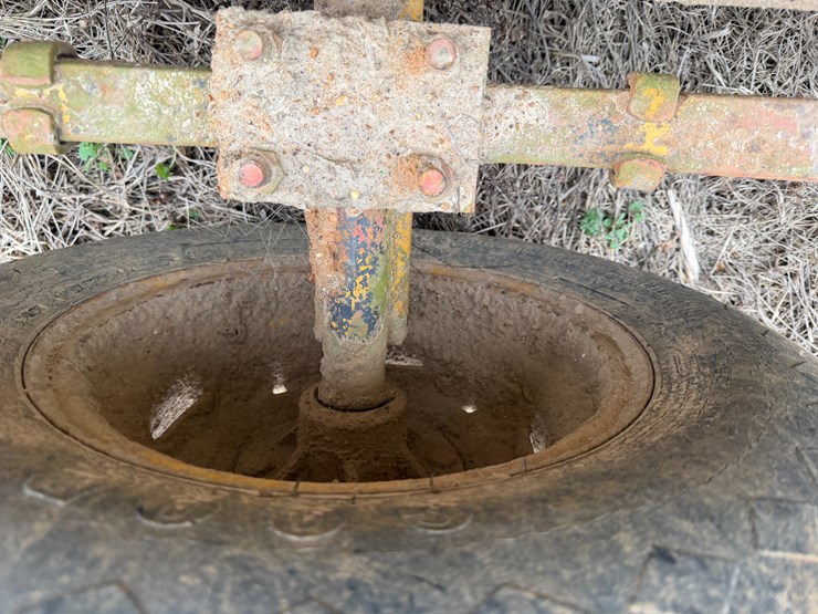 #38675-•-~950gal-t/a-fuel-trailer-image-9