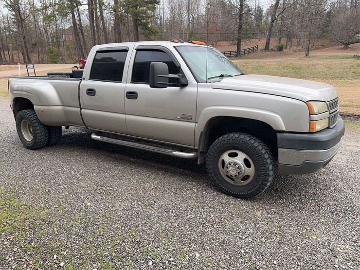 2005-chevrolet-silverado-3500-image-8