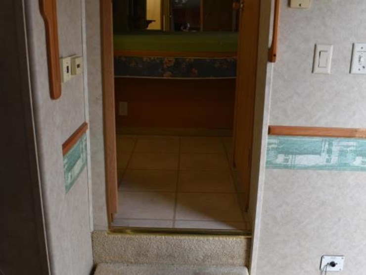 2005-cardinal-29le-travel-trailer-w/-2-slides-(vin-#-4x4fcae2x5g084760)-(ti-image-13