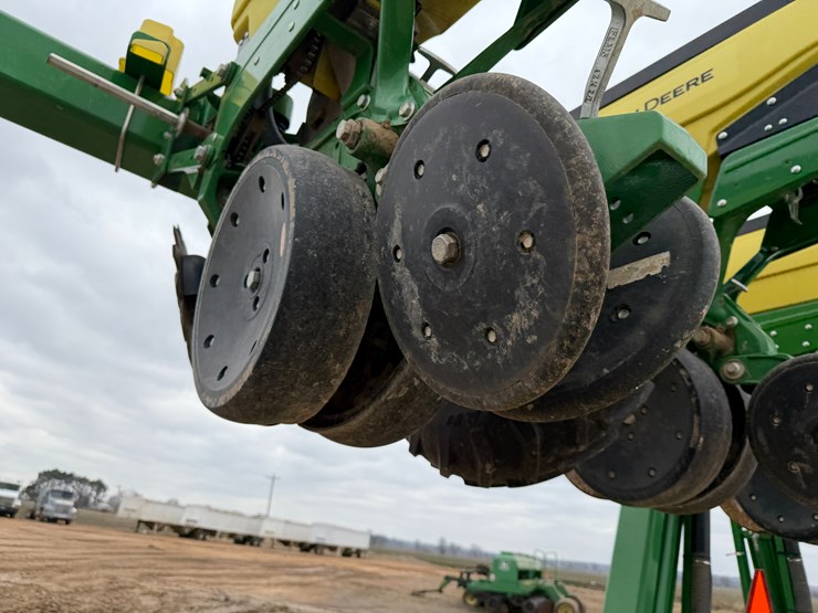 john-deere-1725-image-66