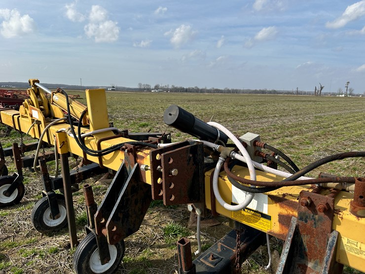 2000-landoll-2000-image-13