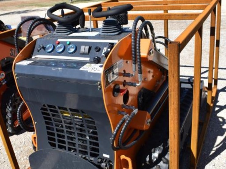 landhonor-lhr-me380xi-mini-skid-steer-(serial-#-2508166647)-image-4