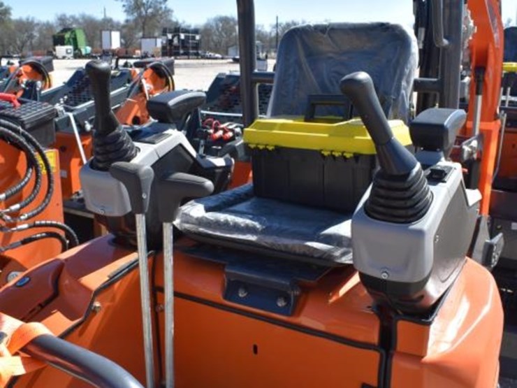 ats-me18-mini-excavator-(serial-#-2511145932xx)-image-7