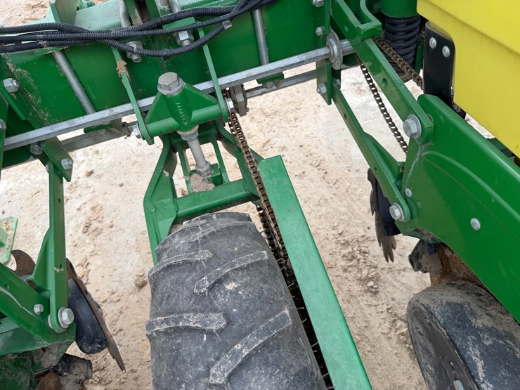 john-deere-1725-image-7