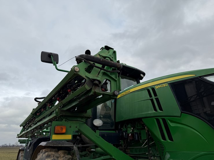 2015-john-deere-r4030-image-51