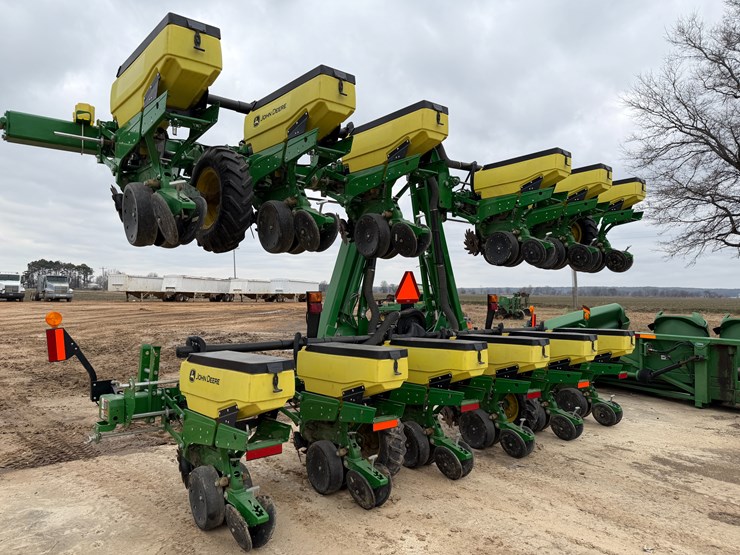 john-deere-1725-image-4